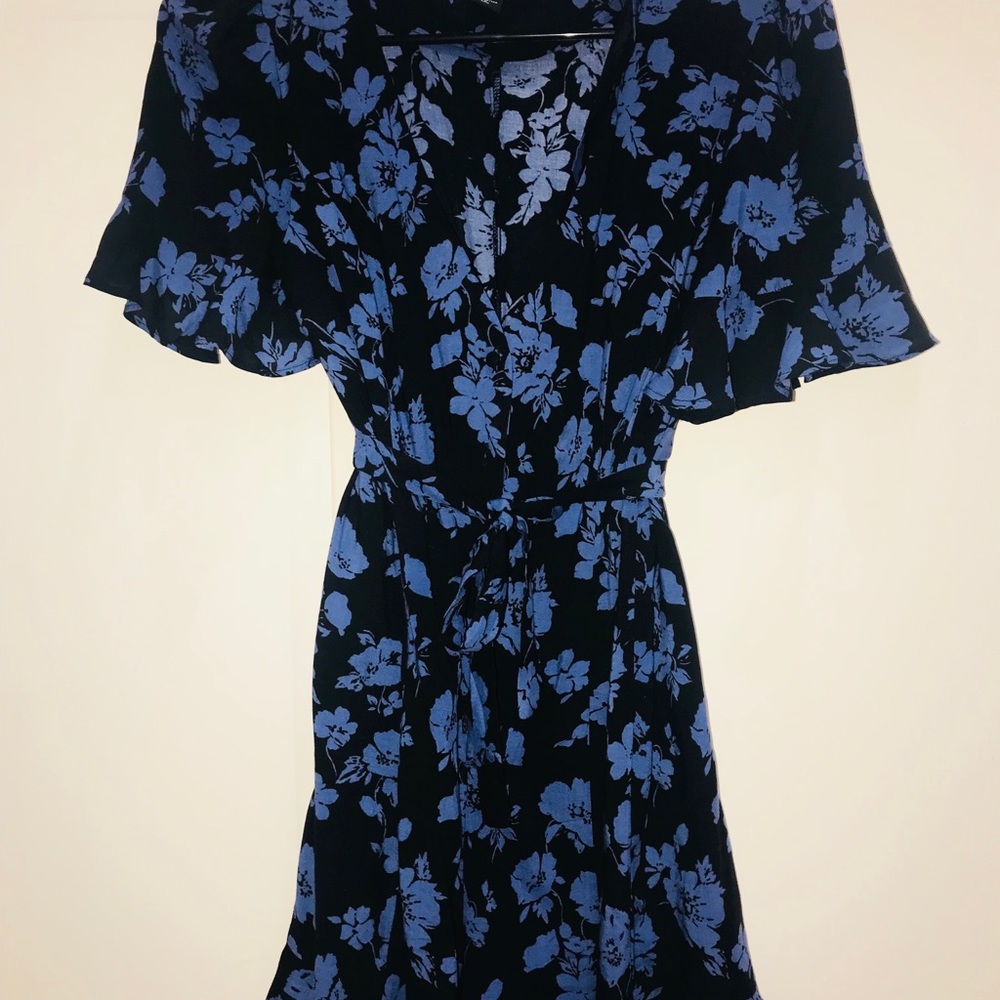 Romper - Picture 2 of 4